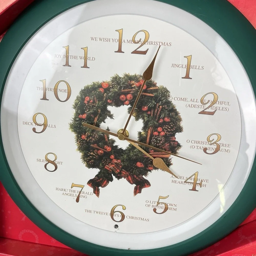 Vintage Veritime Christmas The Original Caroling Clock Musical‎ Battery Operated